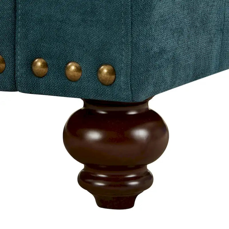 37.2 Fauteuil d'appoint en chenille clouté