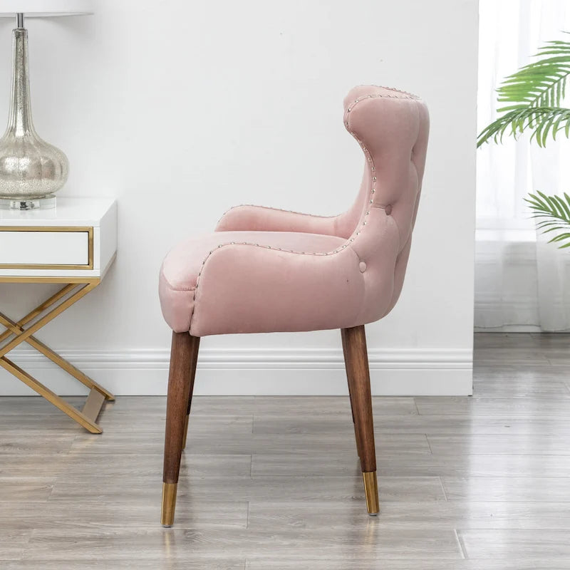 Fauteuil d'appoint rose moderne 23 en polyester, avec pieds en bois d'hévéa massif et clous décoratifs