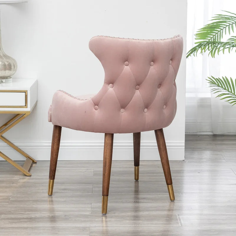 Fauteuil d'appoint rose moderne 23 en polyester, avec pieds en bois d'hévéa massif et clous décoratifs