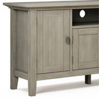 Meuble TV transitionnel en BOIS MASSIF Mansfield de 72 pouces de large pour téléviseurs jusqu'à 80 pouces - 72 L x 16,5 P x 26 H