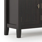 Meuble TV transitionnel en BOIS MASSIF Mansfield de 72 pouces de large pour téléviseurs jusqu'à 80 pouces - 72 L x 16,5 P x 26 H