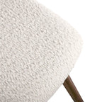 Beau | Lot de 2 chaises de salle à manger en noyer de style milieu de siècle avec assises en tissu bouclé