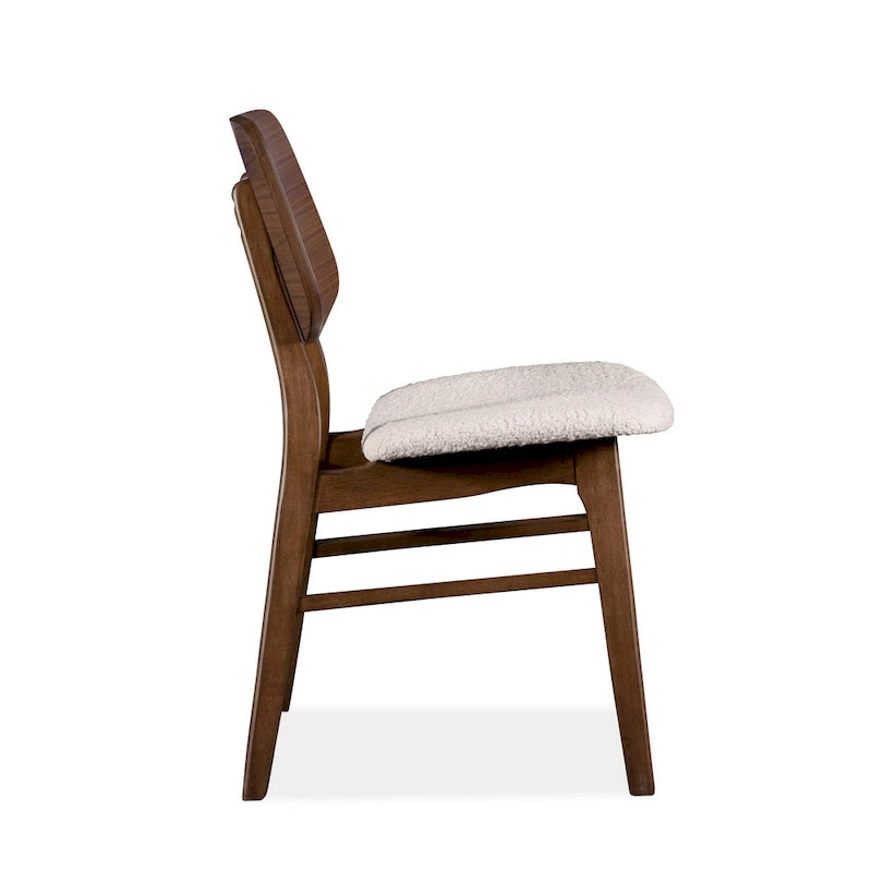 Beau | Lot de 2 chaises de salle à manger en noyer de style milieu de siècle avec assises en tissu bouclé
